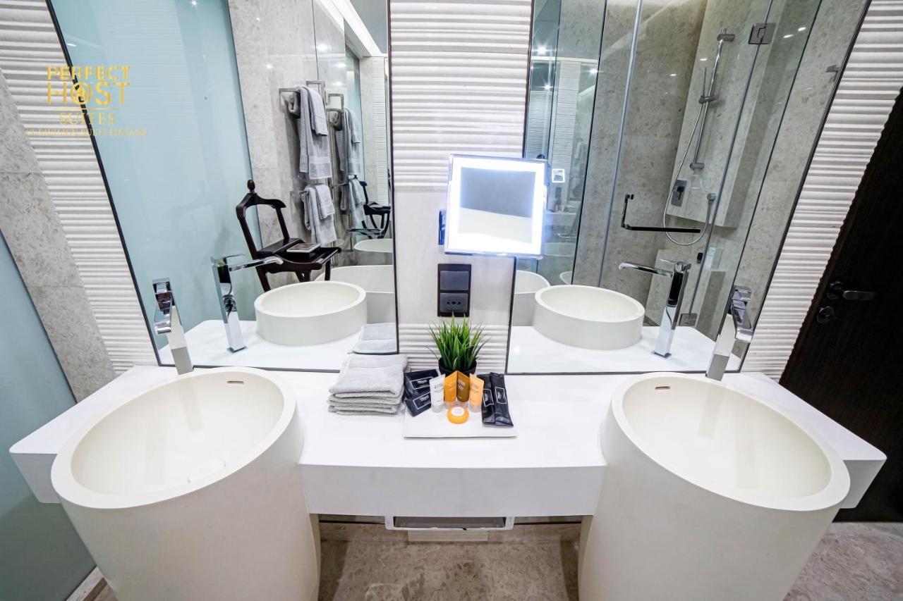 Ph Suites At Pavilion Bukit Bintang Kuala Lumpur Bagian luar foto Bathroom